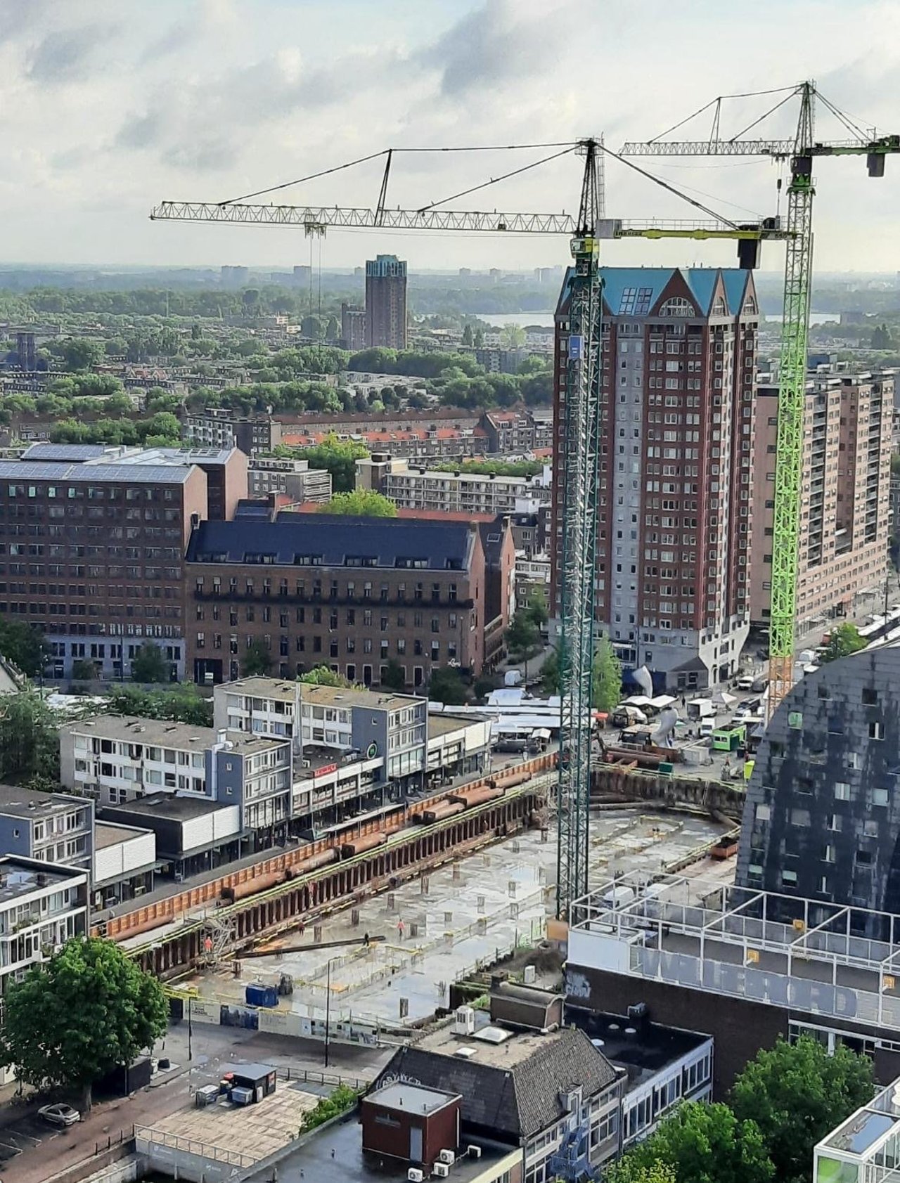 Beeld kraan stempelbuizen